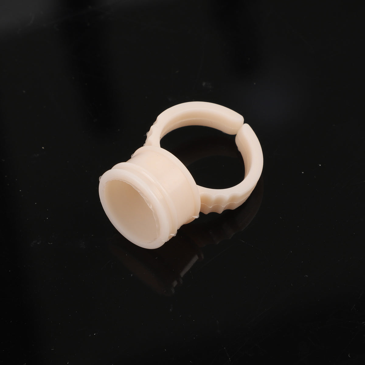 Iza Makeup © Silicone Pigment Ring Cup